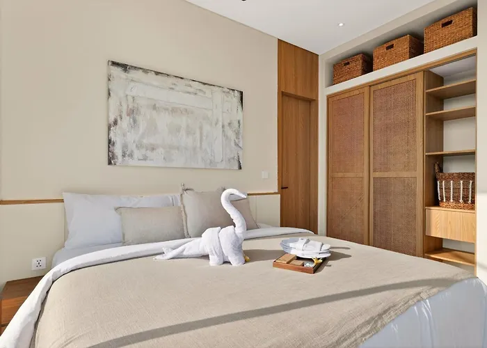 Modern Luxury 3br - Minutes To Kedungu Ferienhaus
