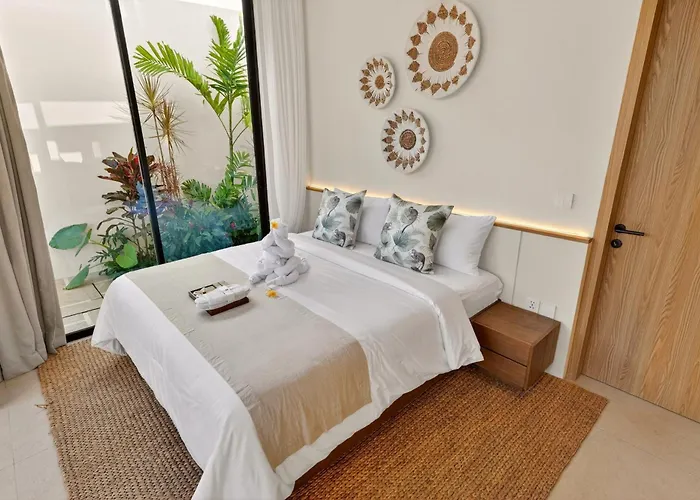 Modern Luxury 3br - Minutes To Kedungu