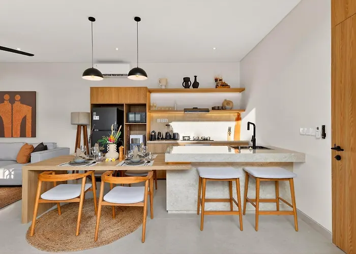 Modern Luxury 3br - Minutes To Kedungu Ferienhaus